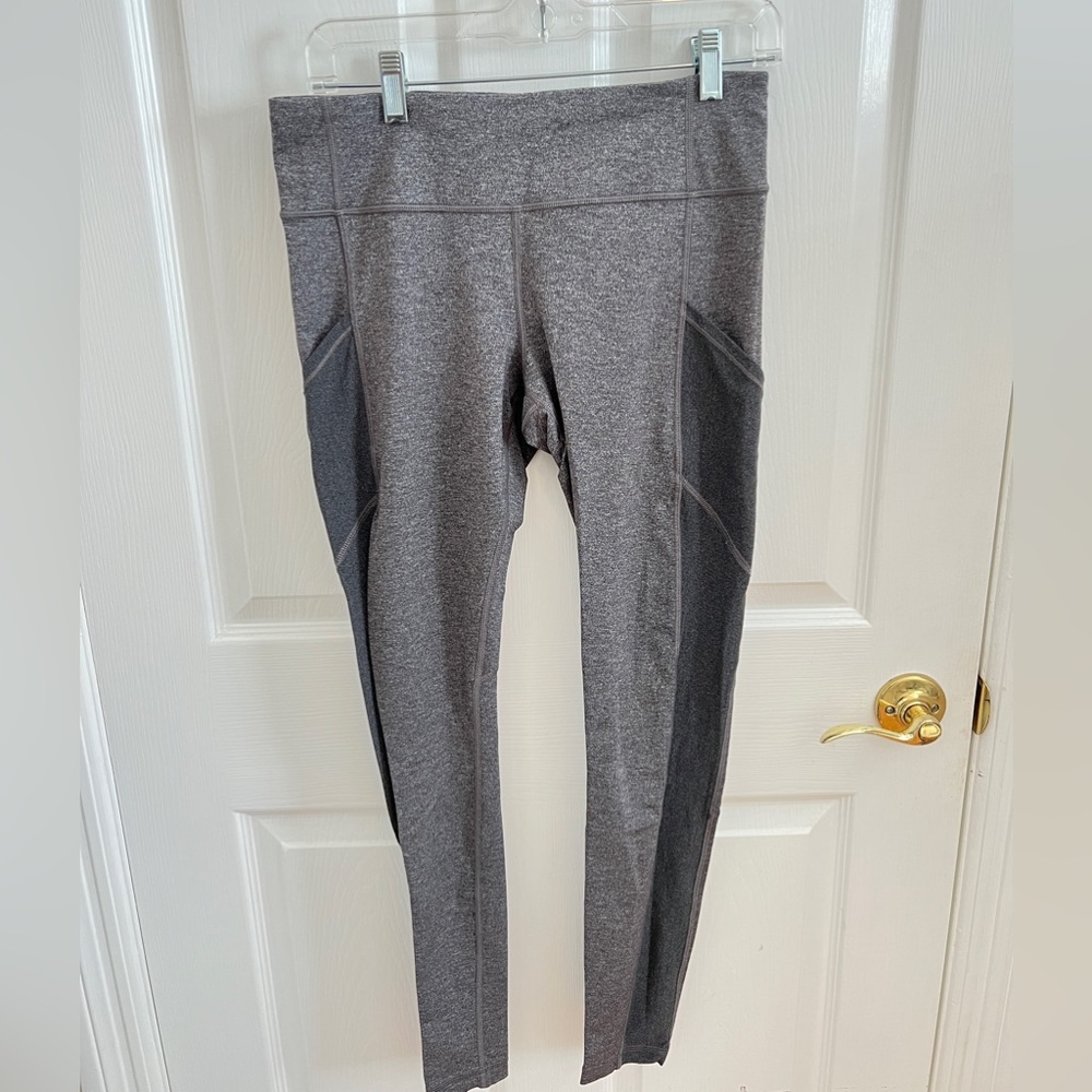 Lululemon leggings with pockets